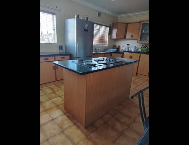 3 BEDROOM FREEHOLD FOR SALE IN LENNOXTON